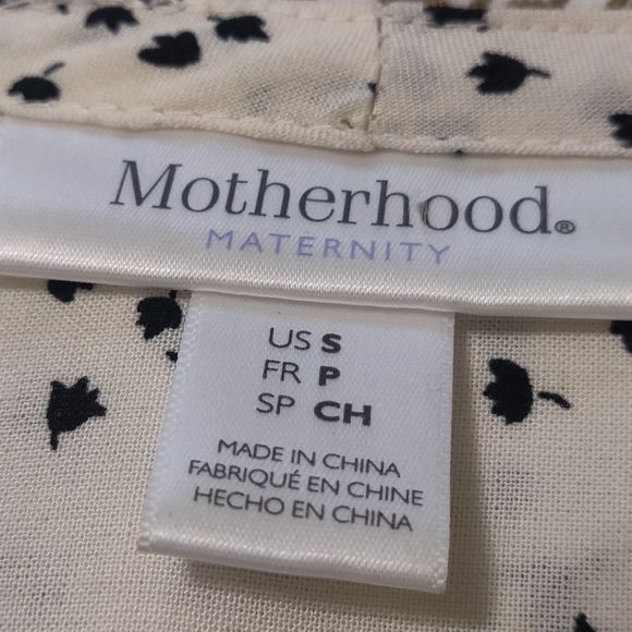 Motherhood Floral Blouse. - Picture 3 of 7